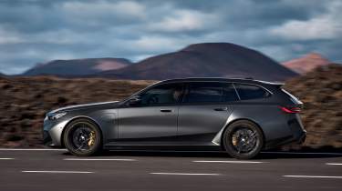 BMW M5 Touring - side