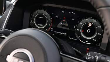 Nissan Qashqai - digital drivers display 