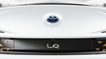 Toyota LQ concept - badge