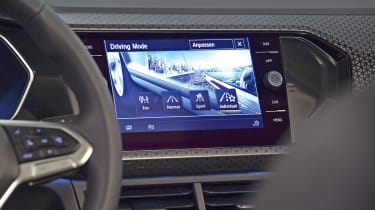 Volkswagen T-Cross - studio infotainment