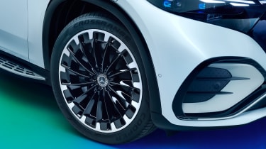 Mercedes EQS SUV - front wheel static