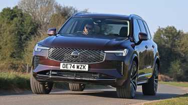 Volvo XC90 - front cornering