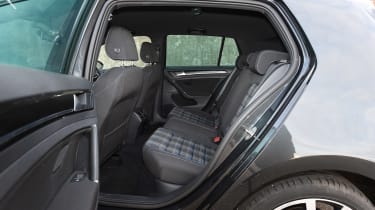 VW Golf GTE - rear seats