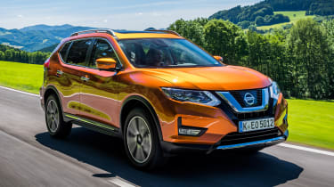Nissan X-Trail - front action