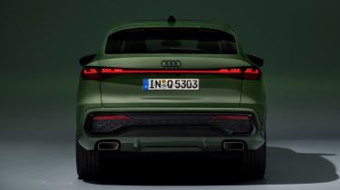 Audi Q5 Sportback - studio full rear