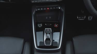 Audi RS 3 Sportback - centre console