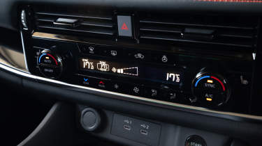 Nissan X-Trail - climate controls