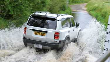 Toyota Land Cruiser 48v - rear off road