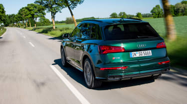 Audi SQ5 - rear action
