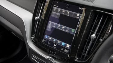 New Volvo XC60 review - infotainment