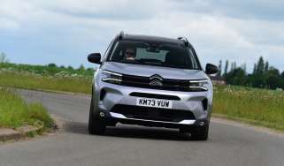 Citroen C5 Aircross - front cornering