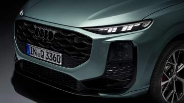 Audi Q3 - front light
