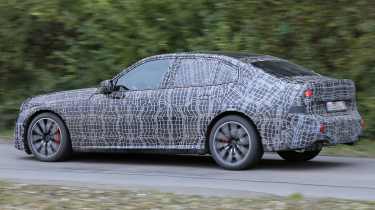 BMW 3 Series ‘Neue Klasse’ spy shot - rear left angled