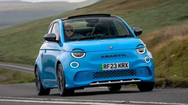 Abarth 500e Convertible - front cornering