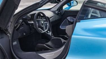 McLaren 750S - interior