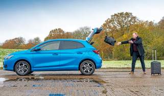 MG 3 Hybrid + long-term test - throwing luggage in the boot