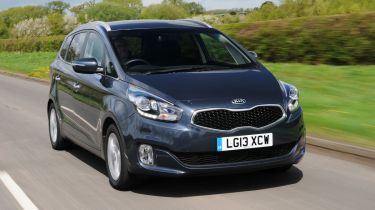 Kia Carens front action