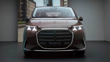 Mercedes VLE - full front