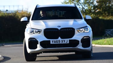 BMW X5 45e - front tracking