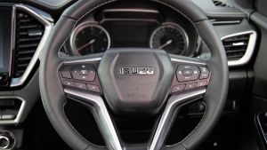 Isuzu D-Max - steering wheel