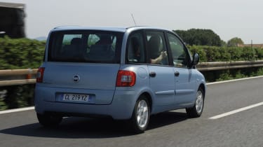 Fiat Multipla mpv rear tracking