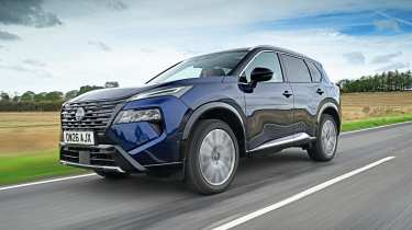 Nissan X-Trail - front 3/4