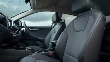 Kia Niro - front seats