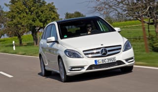 Mercedes B-Class front tracking