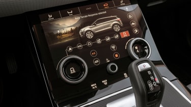 Range Rover Evoque lower infotainment