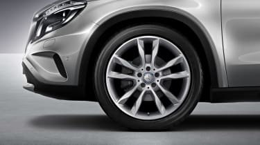 Mercedes GLA silver alloy wheel