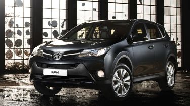 Toyota RAV4 2.2 D-4D front cornering