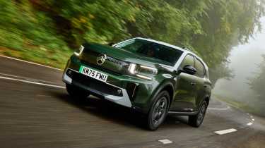 Citroen C3 Aircross UK - front tracking