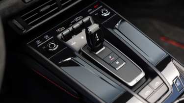 Porsche 911 Targa GTS - centre console