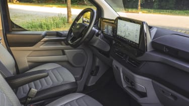 Ford Tourneo Custom - interior