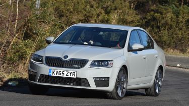 Skoda Octavia vRS 4x4 2016 UK - crop front cornering