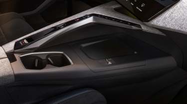 New Peugeot 5008 seven-seat SUV - centre console