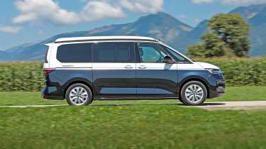 Volkswagen California - side action