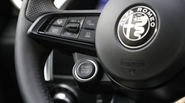 Alfa Romeo Tonale - steering wheel