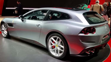 Ferrari GTC4 Lusso T - Paris side