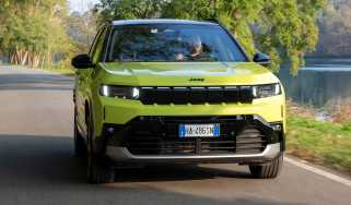 Jeep Compass - front tracking