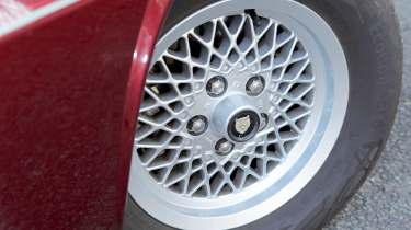Jaguar XJS - wheel