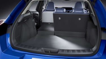 Lexus UX 300e - boot