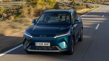 BYD Atto 2 DM-i - front above