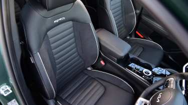 Kia Sportage - front seats 