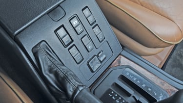 Range Rover MkII interior detail