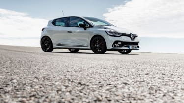 Renaultsport Clio 220 Trophy - side static
