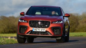 Jaguar F-Pace SVR - front cornering