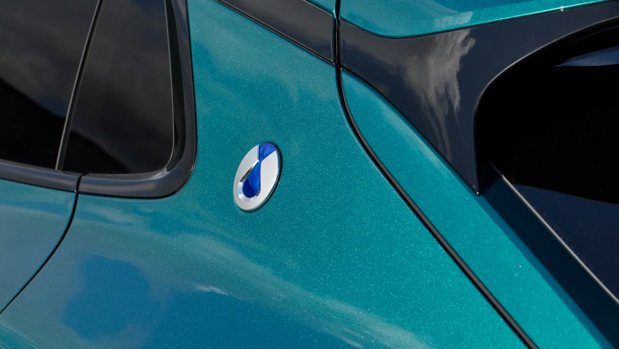 Denza Z9GT rear quarter roofline detail