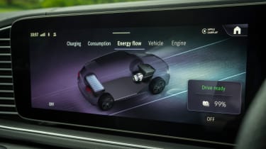 Mercedes GLE400e - infotainment screen