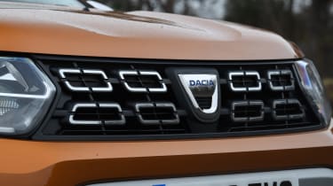 Dacia Duster - grille